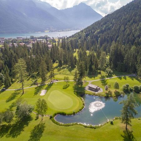 Urban Mountain Chalet With Lake View Маурах Экстерьер фото