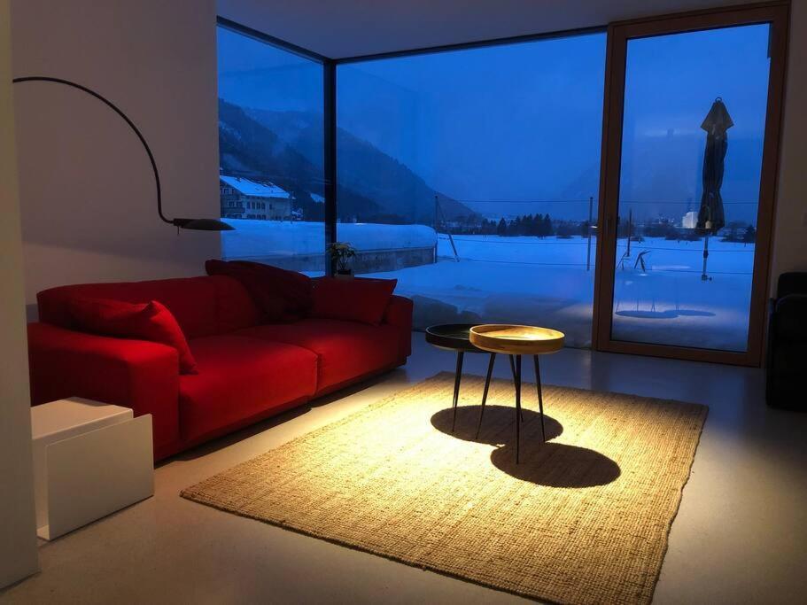 Urban Mountain Chalet With Lake View Маурах Экстерьер фото