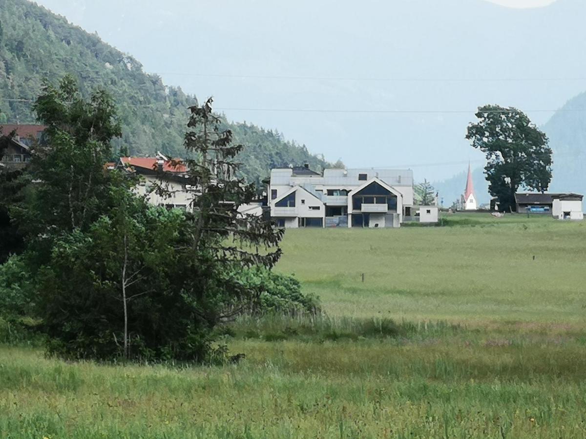 Urban Mountain Chalet With Lake View Маурах Экстерьер фото