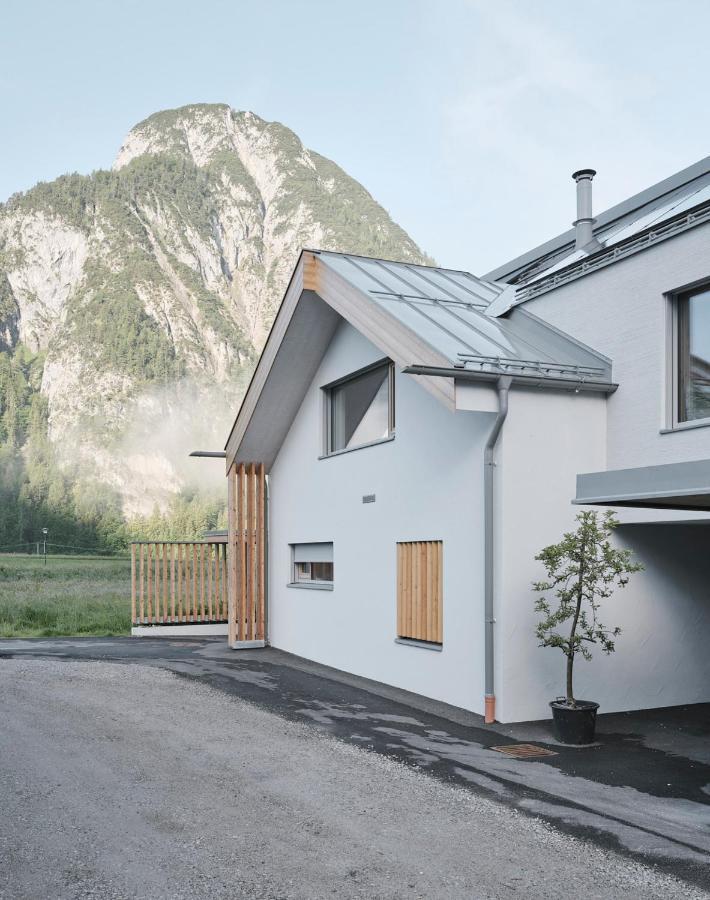 Urban Mountain Chalet With Lake View Маурах Экстерьер фото