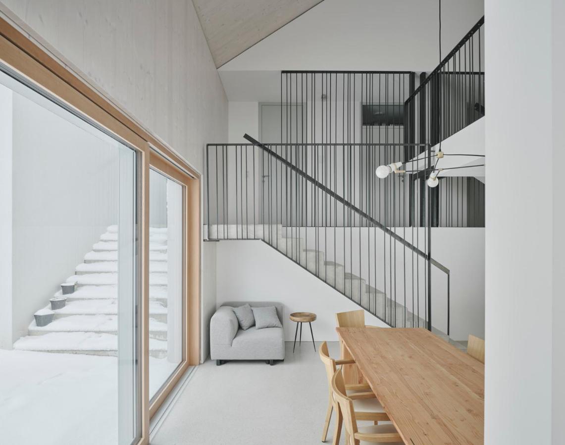 Urban Mountain Chalet With Lake View Маурах Экстерьер фото