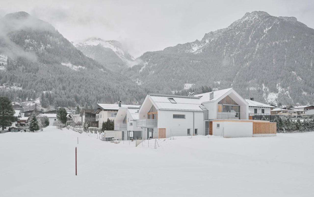 Urban Mountain Chalet With Lake View Маурах Экстерьер фото