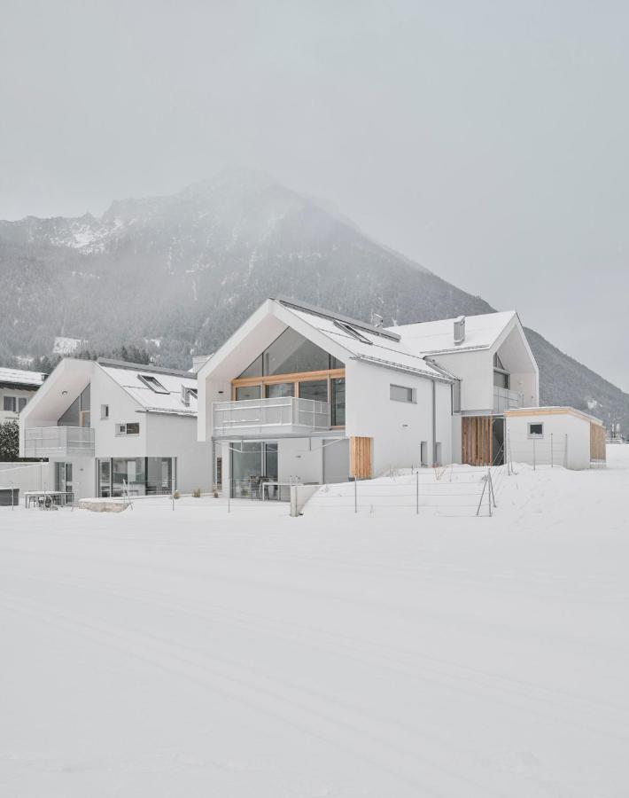 Urban Mountain Chalet With Lake View Маурах Экстерьер фото