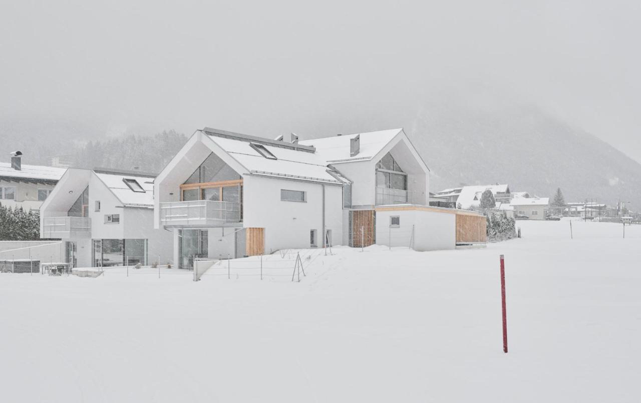 Urban Mountain Chalet With Lake View Маурах Экстерьер фото